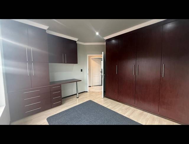 2 BEDROOM APARTMENT FOR SALE IN GLENVISTA